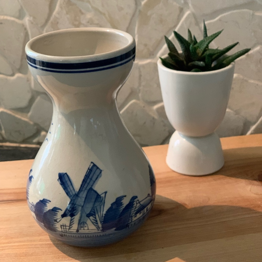 DELFT | Blue & White Vase With Hand Painted Scenes